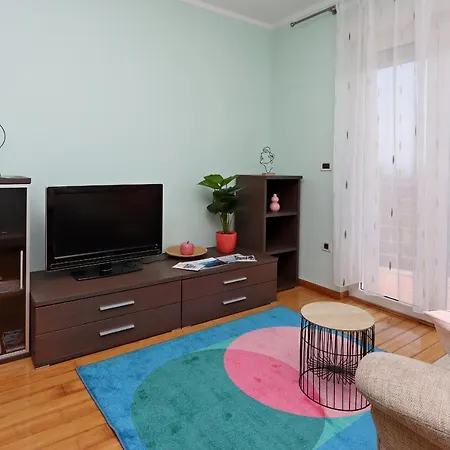 Starry Night - Smart Tv, Extra Big Bed, Big Bathtub, Private Parking, Sea View, Wifi, 2bedrooms Apartmán *