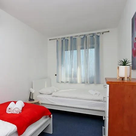 Starry Night - Smart Tv, Extra Big Bed, Big Bathtub, Private Parking, Sea View, Wifi, 2bedrooms Apartmán