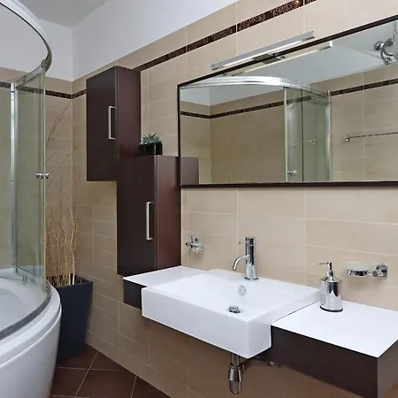 Starry Night - Smart Tv, Extra Big Bed, Big Bathtub, Private Parking, Sea View, Wifi, 2bedrooms Apartmán *