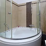 Starry Night - Smart Tv, Extra Big Bed, Big Bathtub, Private Parking, Sea View, Wifi, 2bedrooms شقة