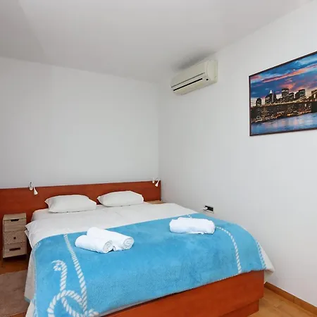 Starry Night - Smart Tv, Extra Big Bed, Big Bathtub, Private Parking, Sea View, Wifi, 2bedrooms Apartment
